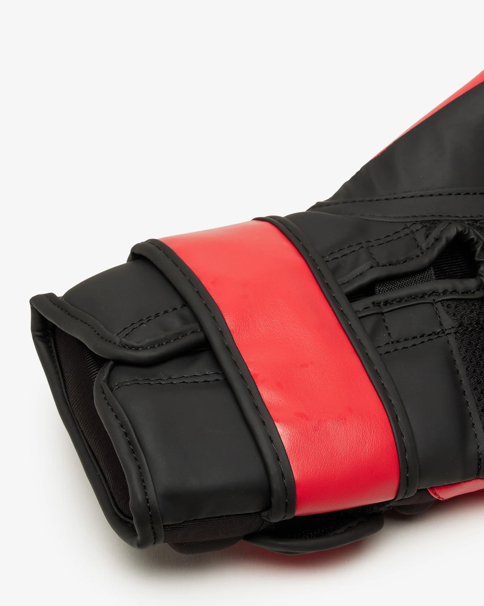 STRIKER BOXING GLOVES RED - Image 5